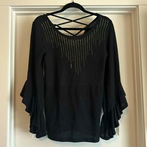 Cute sweater size medium